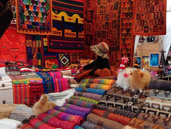 Shopping - Cusco - Market - Souvenirs